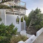 Βίλα Mykonian Iros &