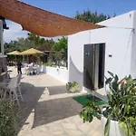 Mykonian Iros & Καλό Λιβάδι