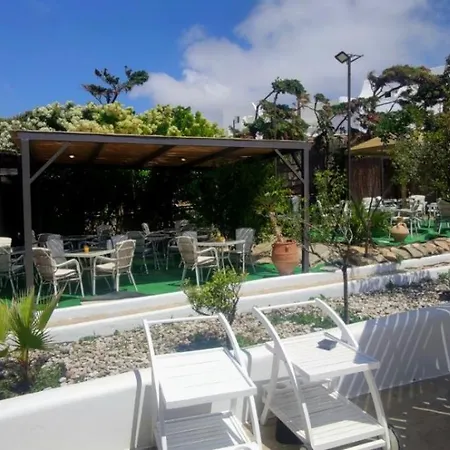 Vila Mykonian Iros & *