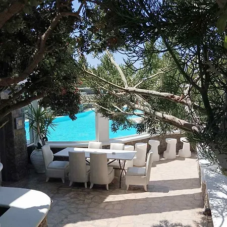 Mykonian Iros & Villa