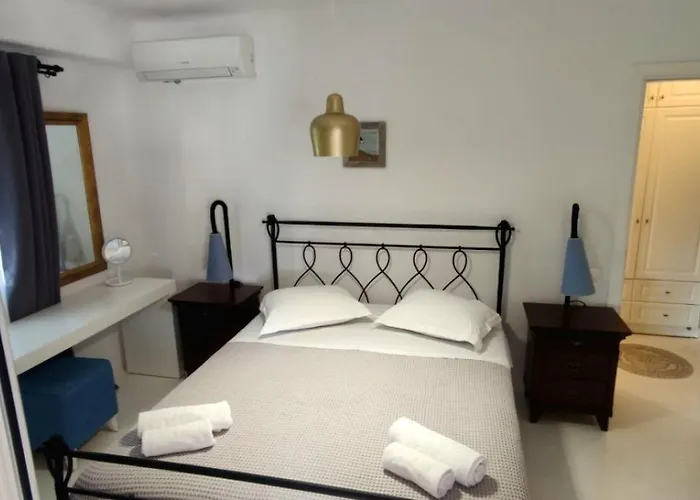 Mykonian Iros & * Кало-Ливади